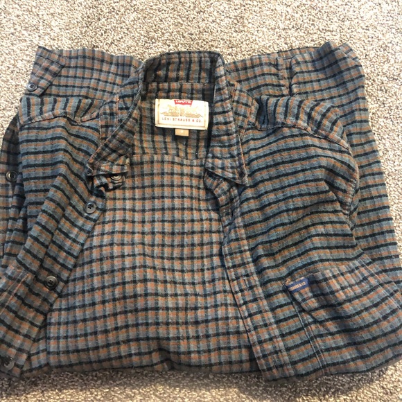 Levi's Tops - Levi’s flannel